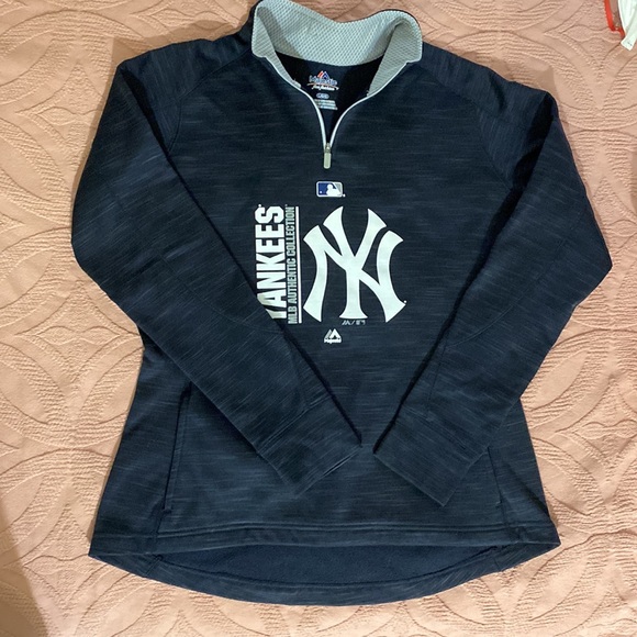 Majestic Tops - Like new Magestic authentic collection large